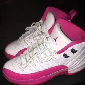 Valentine 12s
